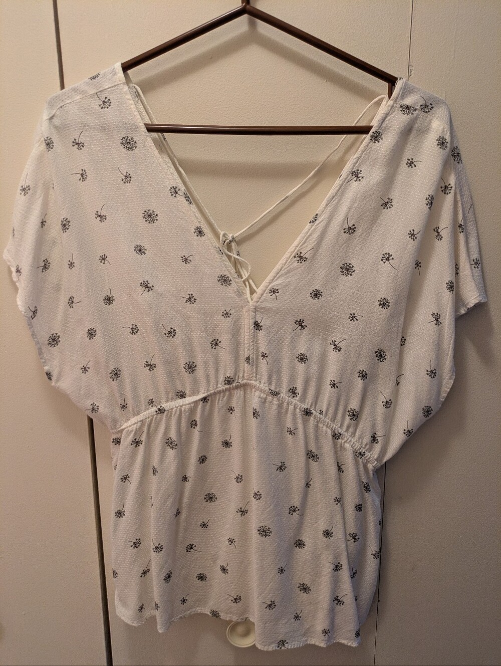 Lucky Brand White Floral V-Neck Peplum Women's Top